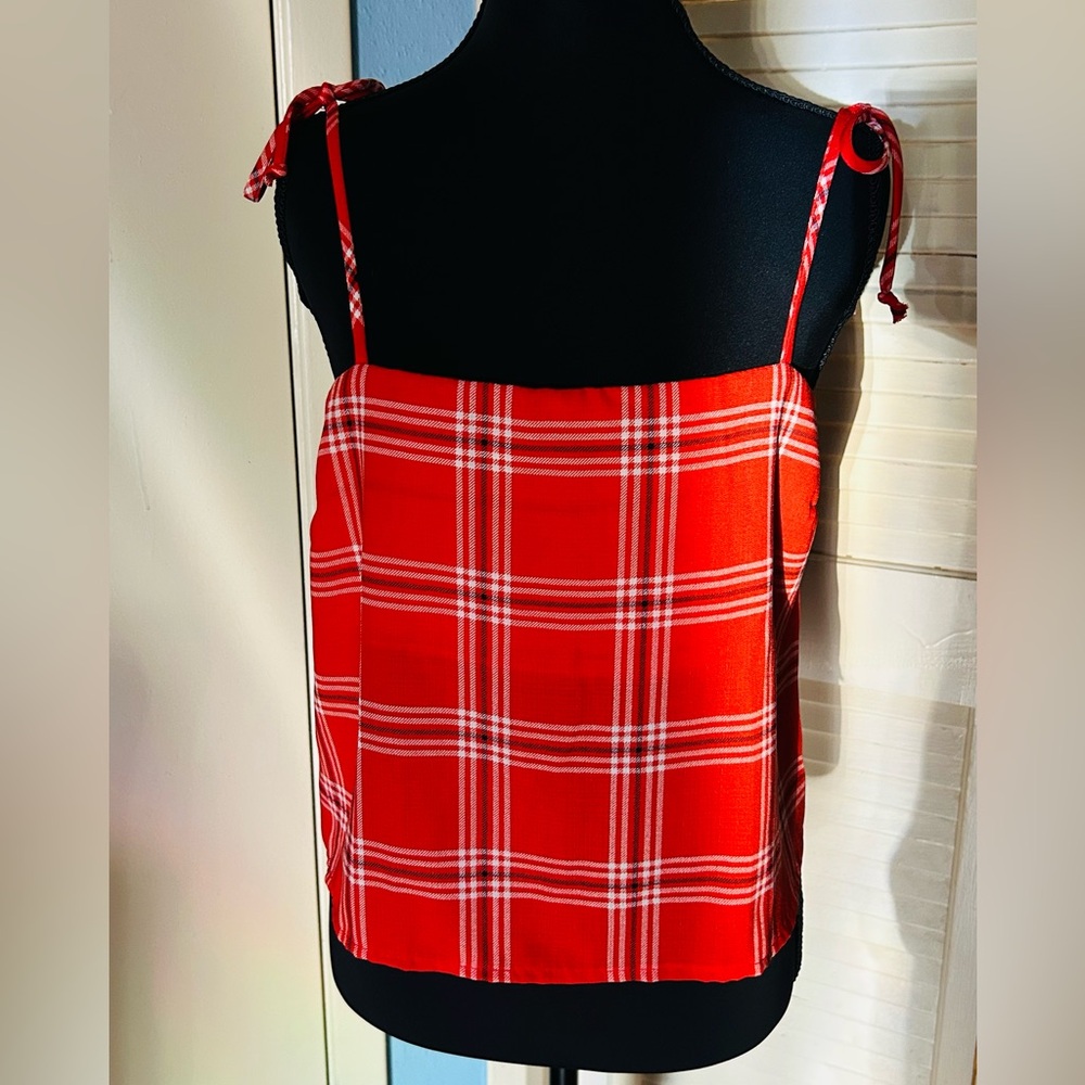 Persaya Red and White Crop spaghetti straps Camisole Top Med.